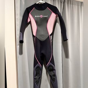Aqualung Pink and Black Wetsuit 3mm size 8